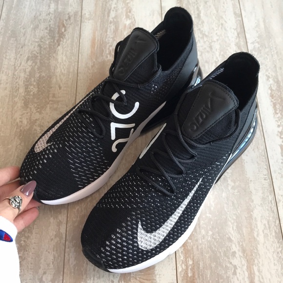 NWT Nike Air Max 270 Flyknit Black - Picture 4 of 8